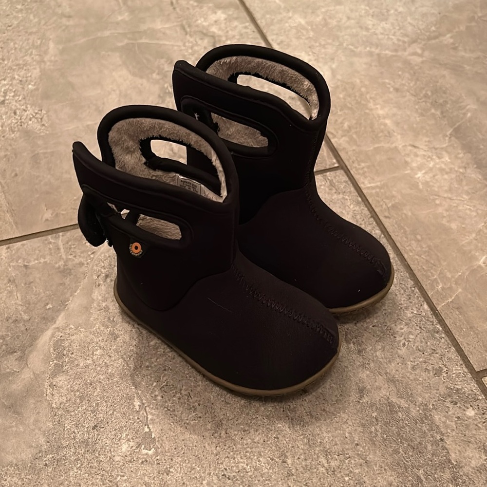 Baby Bogs Waterproof Boots size 6 Black